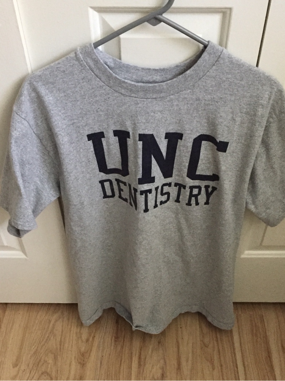 UNC Dentistry Mens L Grey Logo T-Shirt